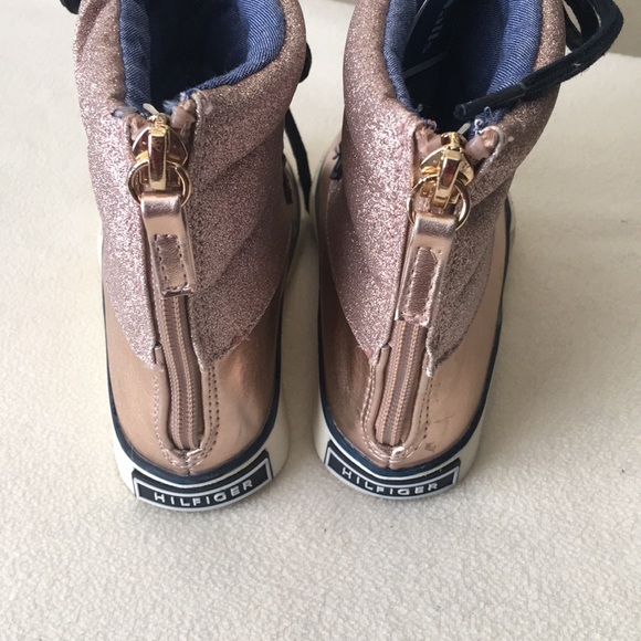 New Tommy Hilfiger rose gold boots/shoes sz 8 - Picture 2 of 4